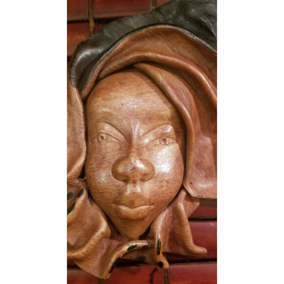 Pair Vintage African Handcrafted Leather Woman's Face Sculptures. 8.5"x7" 7"x4" - Picture 3 of 7